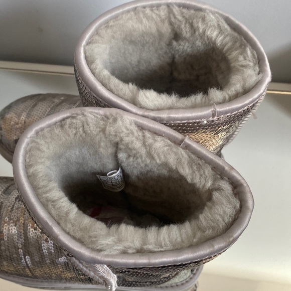 Ugg Australia silver metallic sparkly limited edition sequined boots - Picture 6 of 10